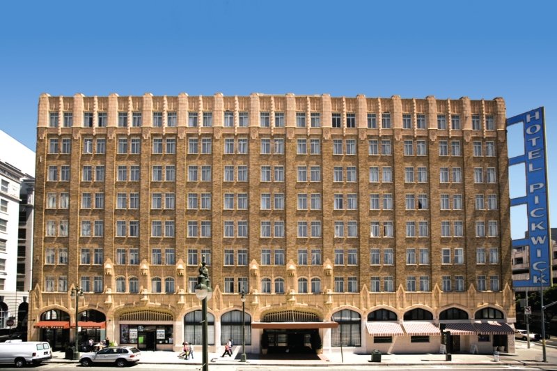 hotel_img